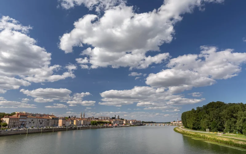 Vue de Mâcon, La Saône, Le Sud Bourgogne